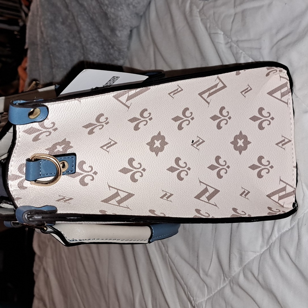 Adrienne Vittadini bag with detachable bag & wallet, & crossbody strap - Picture 6 of 16